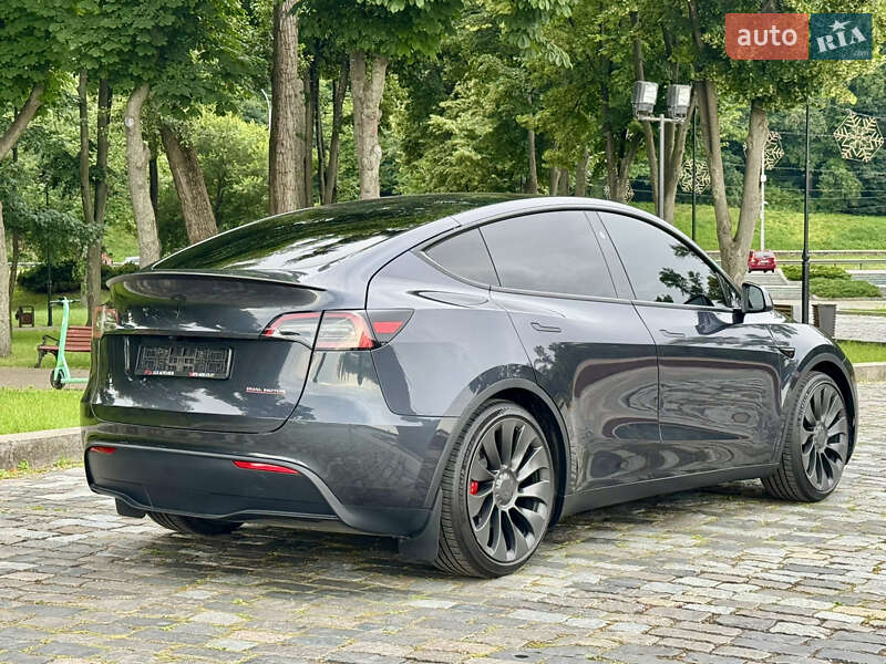 Внедорожник / Кроссовер Tesla Model Y 2024 в Киеве