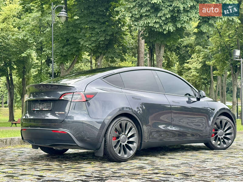 Внедорожник / Кроссовер Tesla Model Y 2024 в Киеве