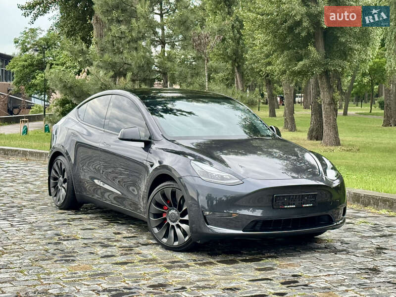 Внедорожник / Кроссовер Tesla Model Y 2024 в Киеве