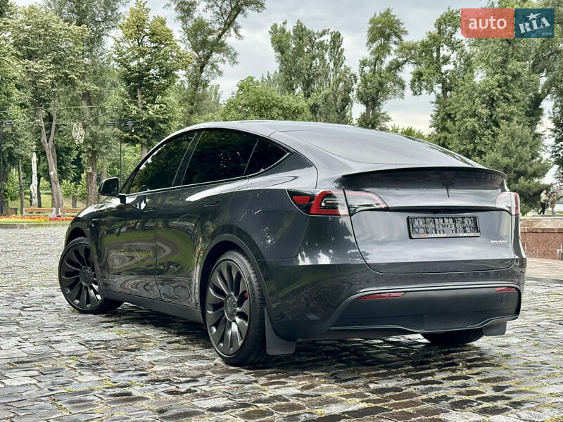 Внедорожник / Кроссовер Tesla Model Y 2024 в Киеве