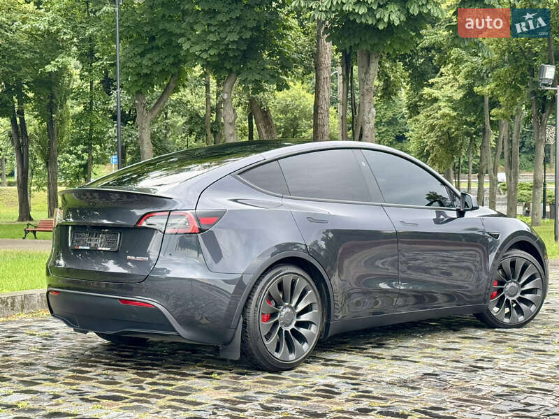 Внедорожник / Кроссовер Tesla Model Y 2024 в Киеве