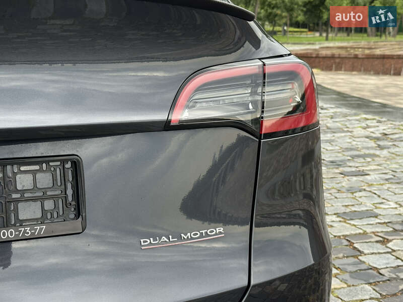 Внедорожник / Кроссовер Tesla Model Y 2024 в Киеве