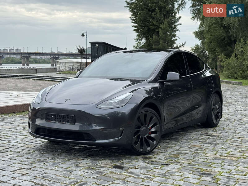 Внедорожник / Кроссовер Tesla Model Y 2024 в Киеве