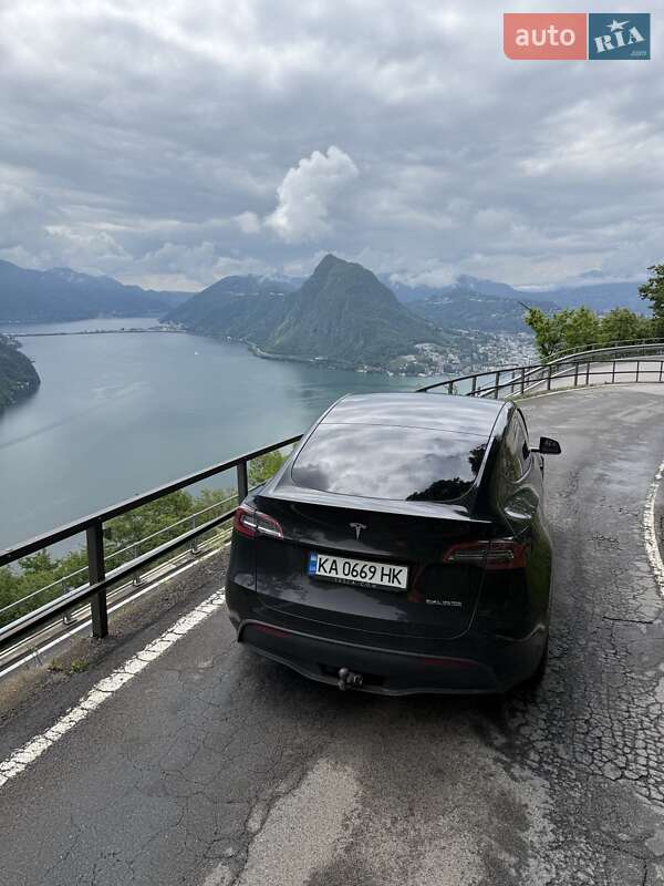 Tesla Model Y 2022