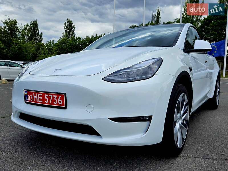 Внедорожник / Кроссовер Tesla Model Y 2024 в 