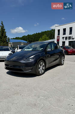 Внедорожник / Кроссовер Tesla Model Y 2024 в 