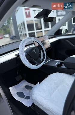 Внедорожник / Кроссовер Tesla Model Y 2024 в 