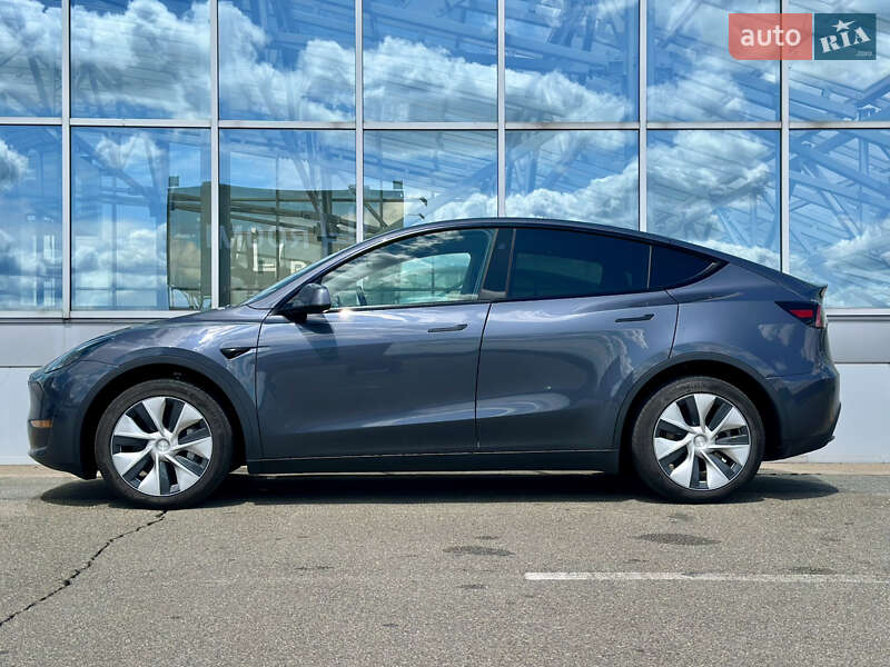 Внедорожник / Кроссовер Tesla Model Y 2023 в Киеве