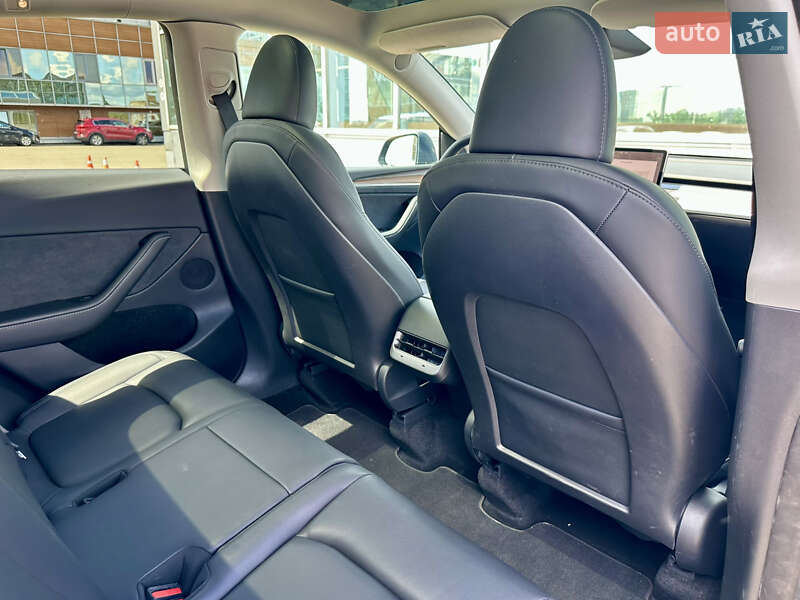 Внедорожник / Кроссовер Tesla Model Y 2023 в Киеве