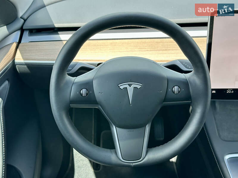 Внедорожник / Кроссовер Tesla Model Y 2023 в Киеве