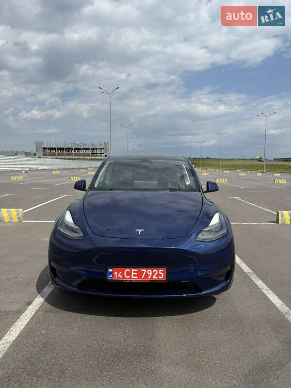Внедорожник / Кроссовер Tesla Model Y 2024 в 