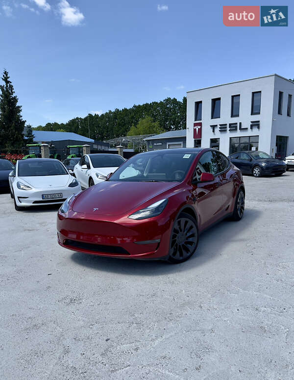 Tesla Model Y 2024