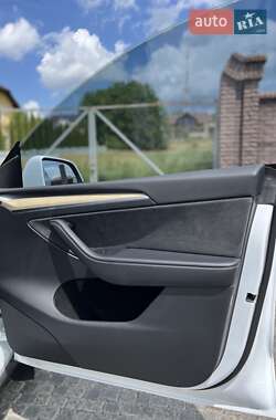 Позашляховик / Кросовер Tesla Model Y 2023 в 