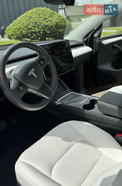 Внедорожник / Кроссовер Tesla Model Y 2021 в 