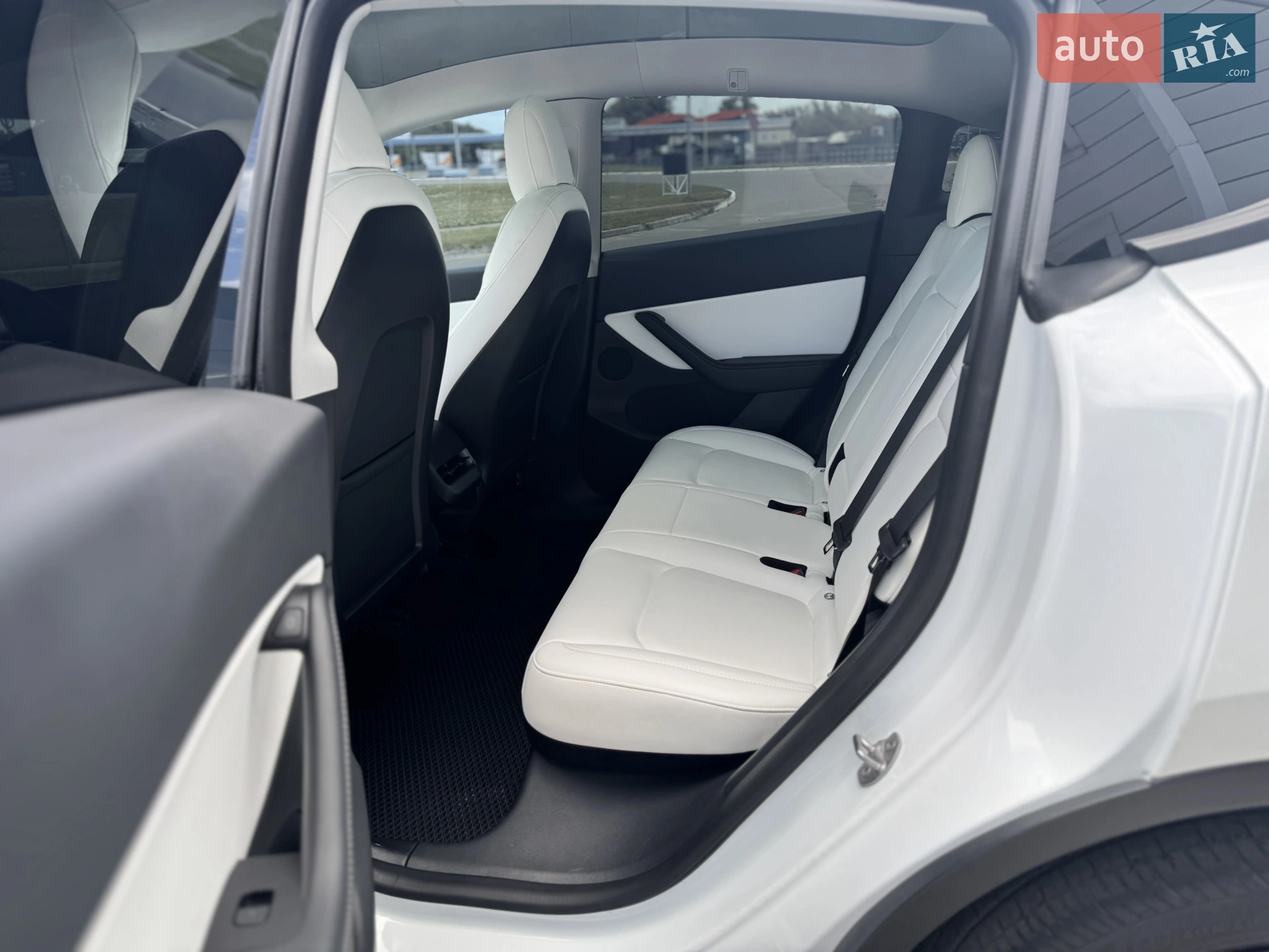 2021 Tesla Model Y - мініатюра 19