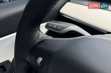 Внедорожник / Кроссовер Tesla Model Y 2021 в 