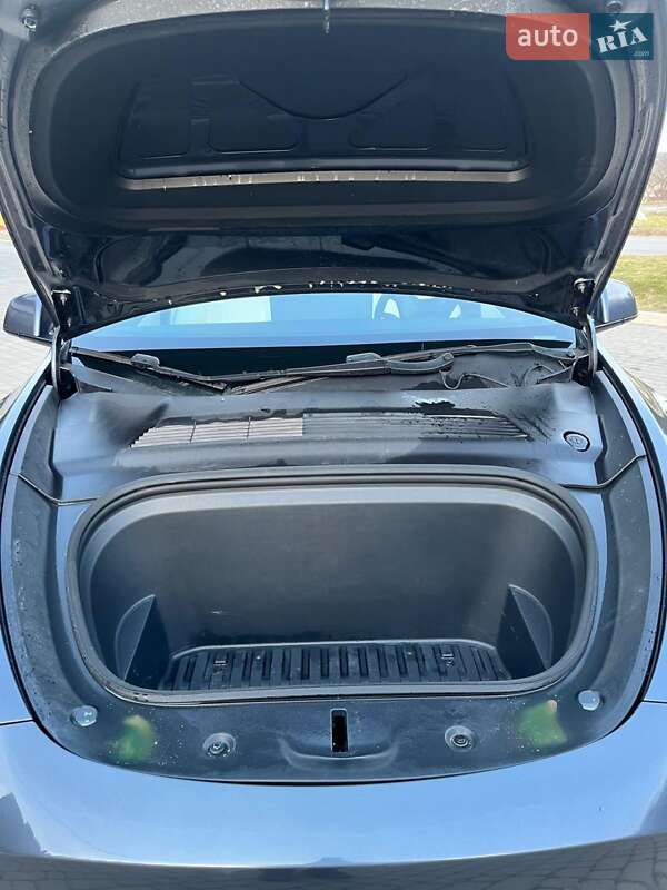 Внедорожник / Кроссовер Tesla Model Y 2020 в Львове