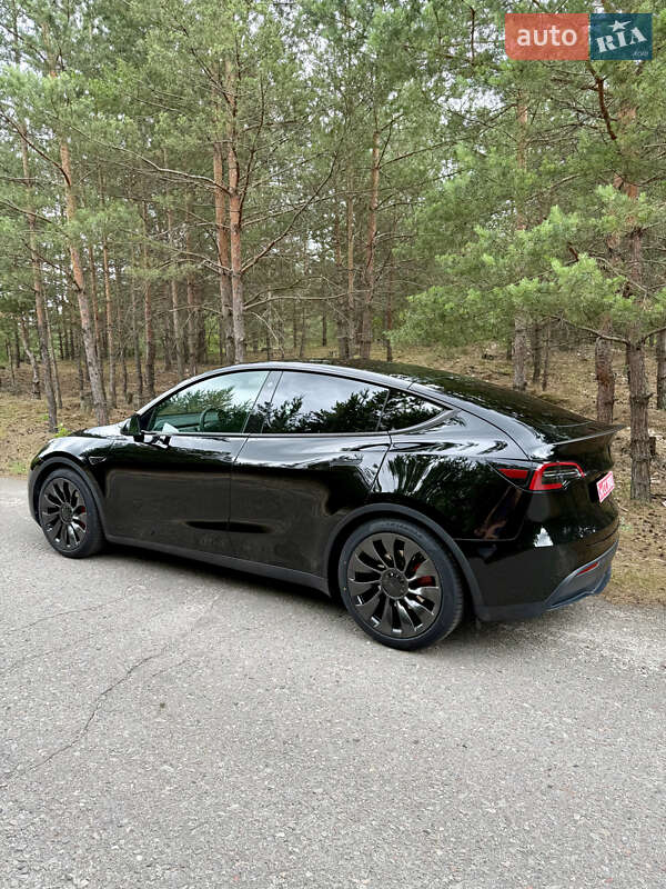 Внедорожник / Кроссовер Tesla Model Y 2022 в Киеве