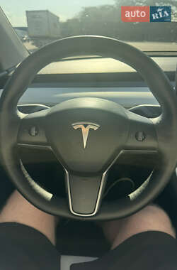 Внедорожник / Кроссовер Tesla Model Y 2021 в 