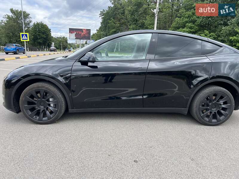 Внедорожник / Кроссовер Tesla Model Y 2023 в Киеве