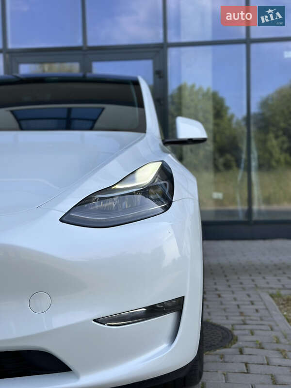 Внедорожник / Кроссовер Tesla Model Y 2023 в Ровно