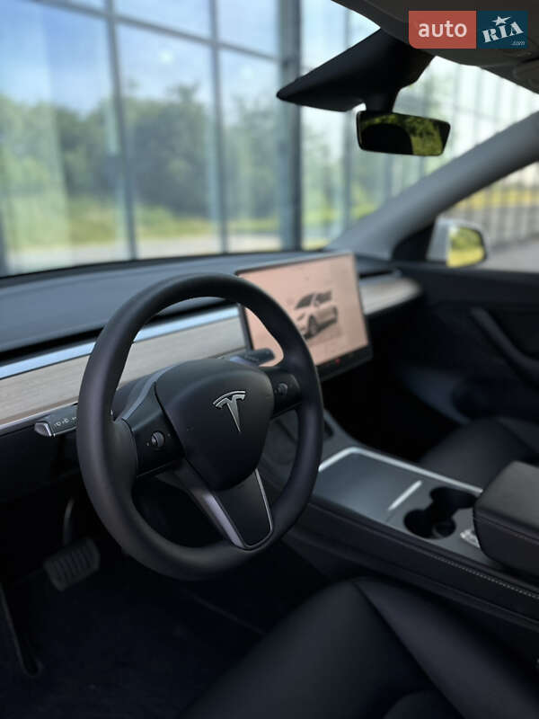 Внедорожник / Кроссовер Tesla Model Y 2023 в Ровно