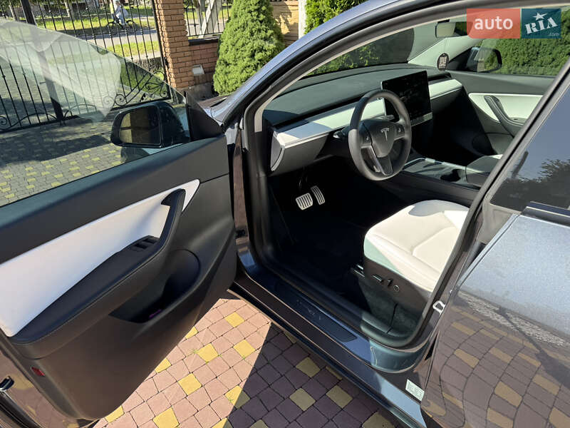 Внедорожник / Кроссовер Tesla Model Y 2022 в Луцке