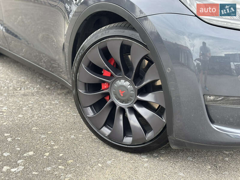 Внедорожник / Кроссовер Tesla Model Y 2020 в Киеве