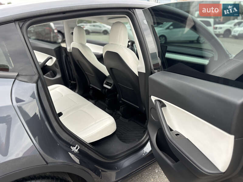 Внедорожник / Кроссовер Tesla Model Y 2020 в Киеве