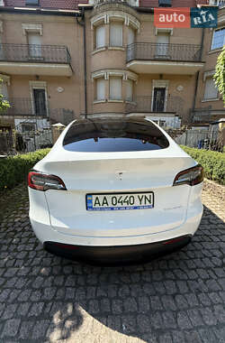 Внедорожник / Кроссовер Tesla Model Y 2021 в 
