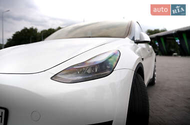 Внедорожник / Кроссовер Tesla Model Y 2023 в 