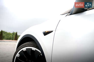 Внедорожник / Кроссовер Tesla Model Y 2023 в 