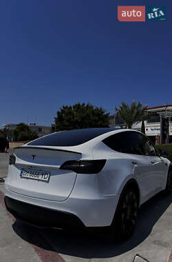 Внедорожник / Кроссовер Tesla Model Y 2021 в 