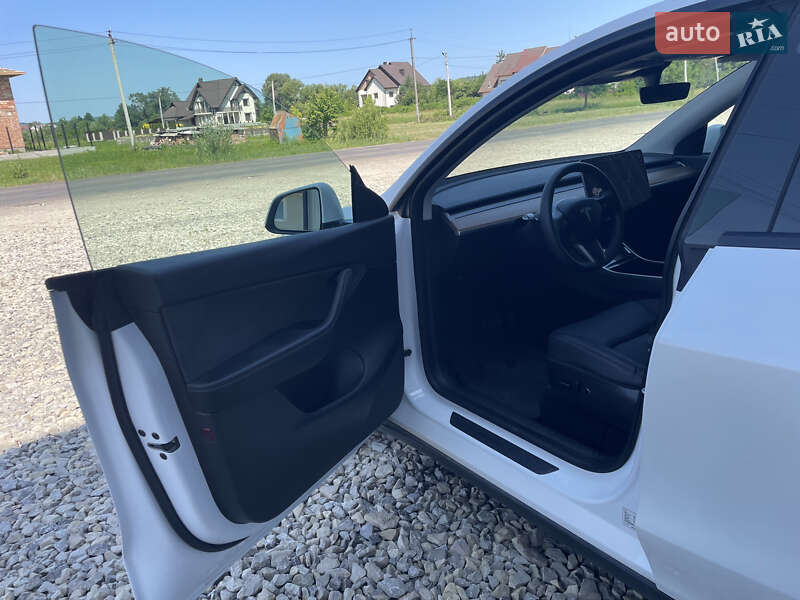 Позашляховик / Кросовер Tesla Model Y 2021 в Тернополі