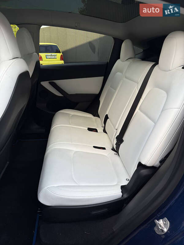 Позашляховик / Кросовер Tesla Model Y 2022 в Ужгороді
