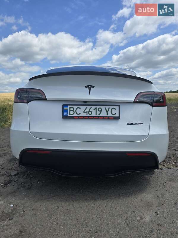 Внедорожник / Кроссовер Tesla Model Y 2023 в Львове