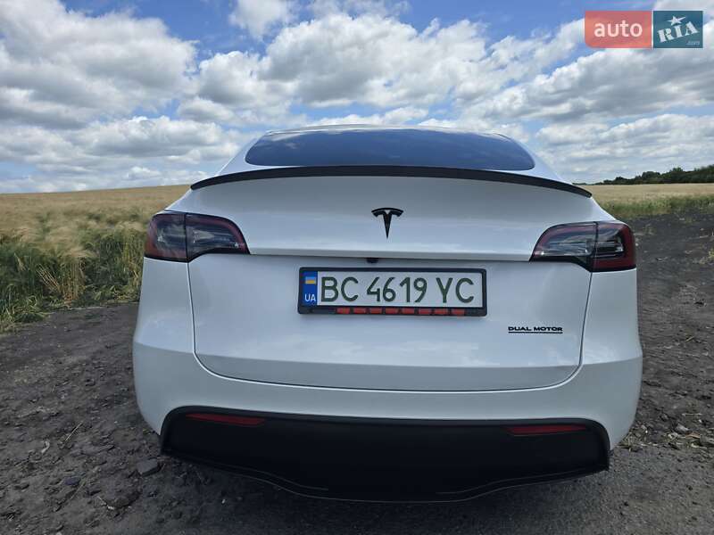 Внедорожник / Кроссовер Tesla Model Y 2023 в Львове