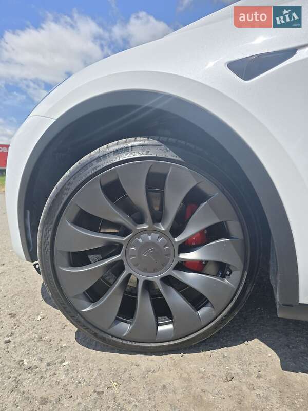 Внедорожник / Кроссовер Tesla Model Y 2023 в Львове