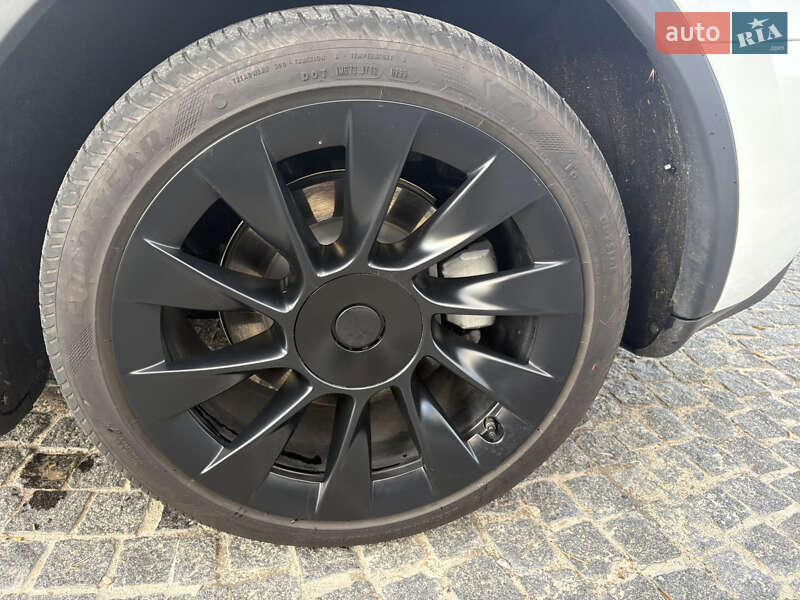 Внедорожник / Кроссовер Tesla Model Y 2023 в Днепре