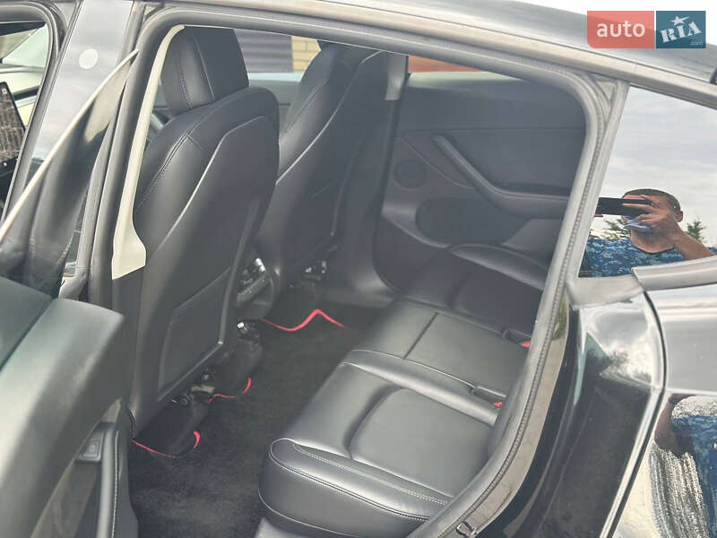 Позашляховик / Кросовер Tesla Model Y 2021 в Дніпрі