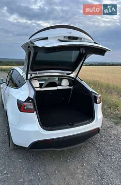 Внедорожник / Кроссовер Tesla Model Y 2023 в 