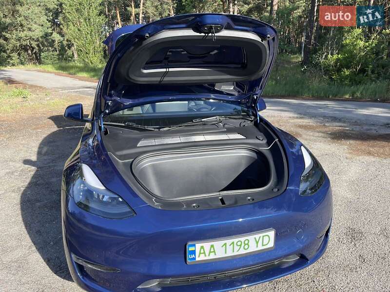 Внедорожник / Кроссовер Tesla Model Y 2023 в Киеве