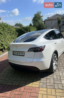 Внедорожник / Кроссовер Tesla Model Y 2021 в 