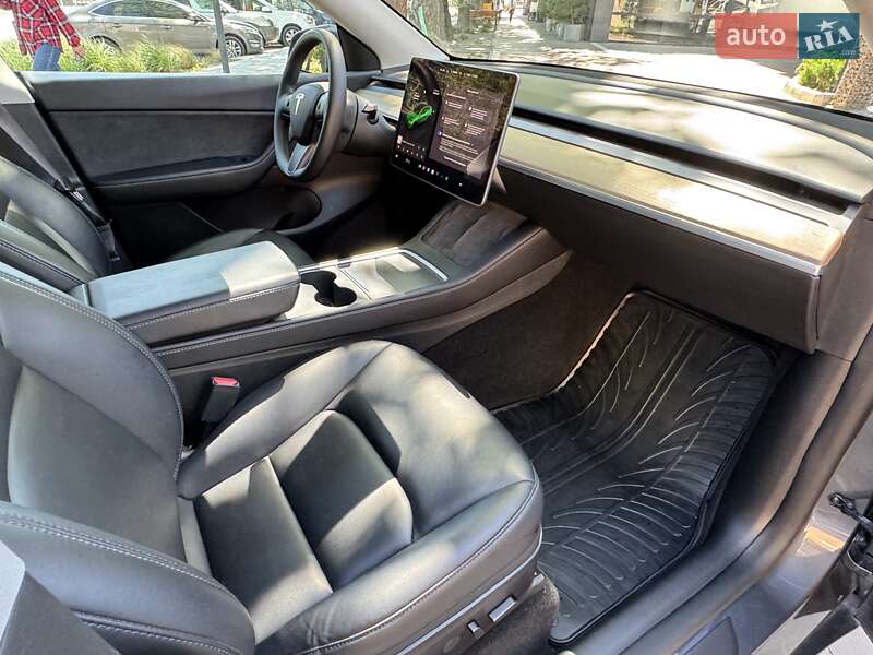 Позашляховик / Кросовер Tesla Model Y 2022 в Івано-Франківську