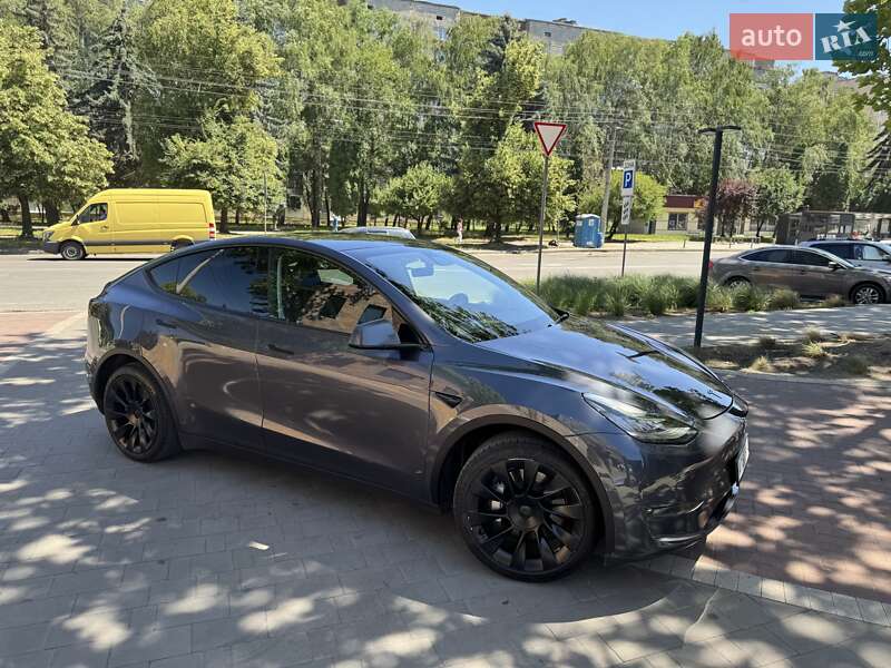 Позашляховик / Кросовер Tesla Model Y 2022 в Івано-Франківську
