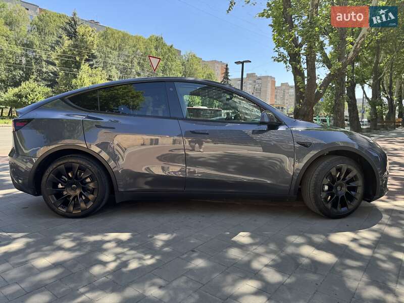 Позашляховик / Кросовер Tesla Model Y 2022 в Івано-Франківську