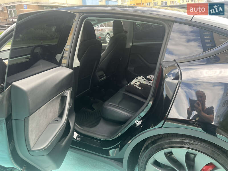 Внедорожник / Кроссовер Tesla Model Y 2022 в Киеве