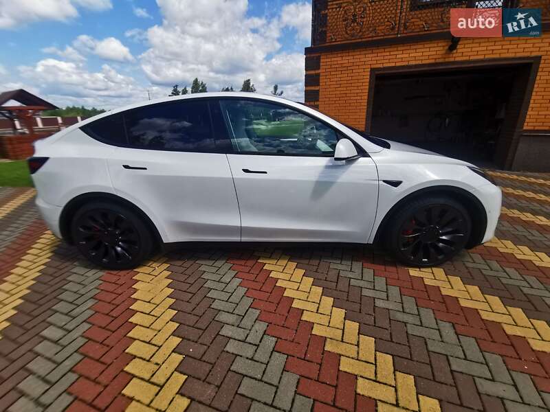 Внедорожник / Кроссовер Tesla Model Y 2022 в Киеве