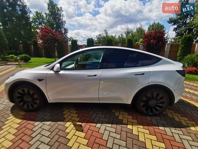 Внедорожник / Кроссовер Tesla Model Y 2022 в Киеве