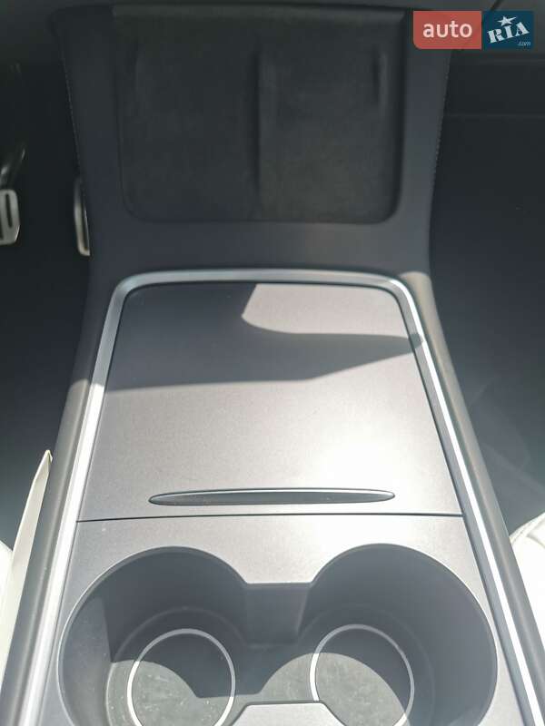 Внедорожник / Кроссовер Tesla Model Y 2022 в Киеве